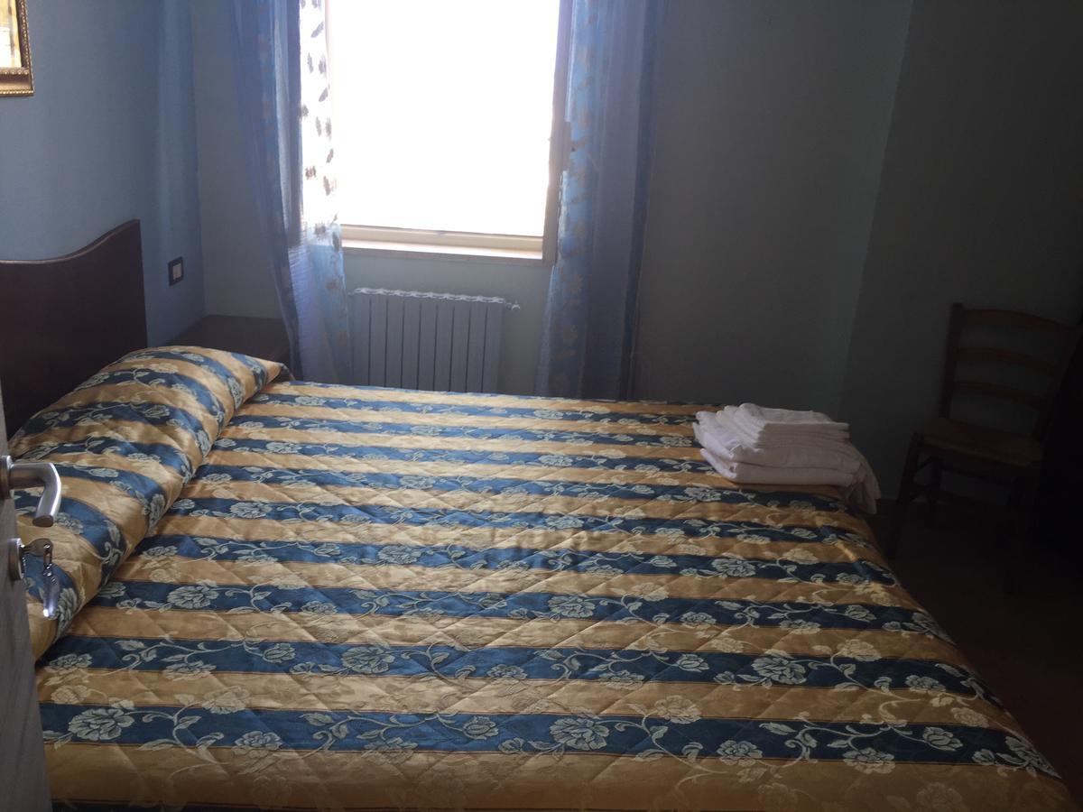 Hotel Il Castello Paola Εξωτερικό φωτογραφία