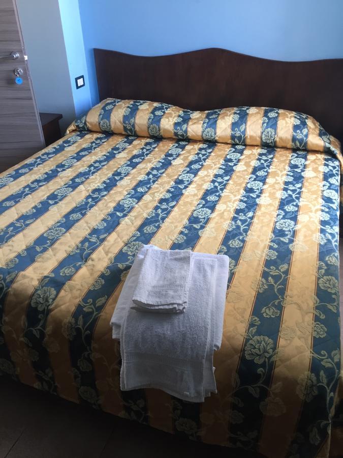 Hotel Il Castello Paola Εξωτερικό φωτογραφία